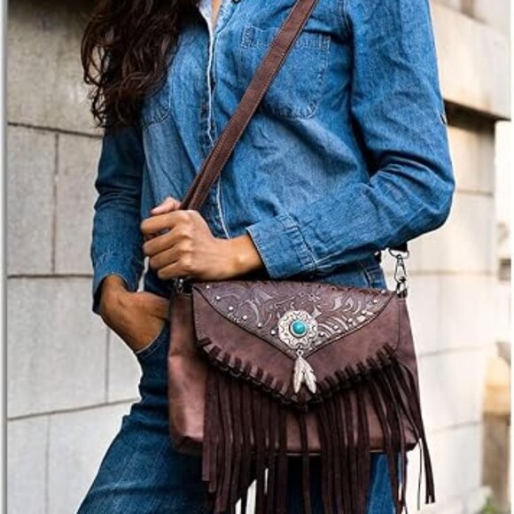 Tassel shoulder bag